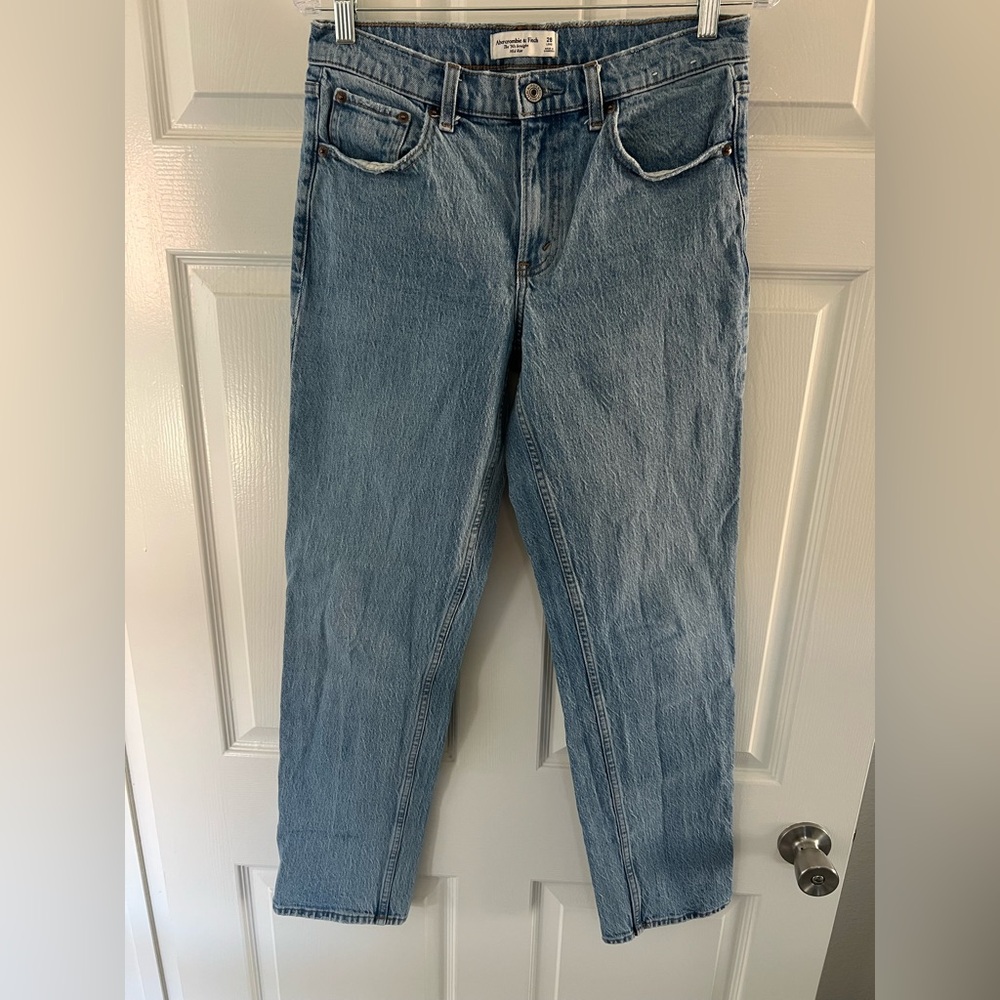 Abercrombie & Fitch The 90’s Straight Mid-Rise